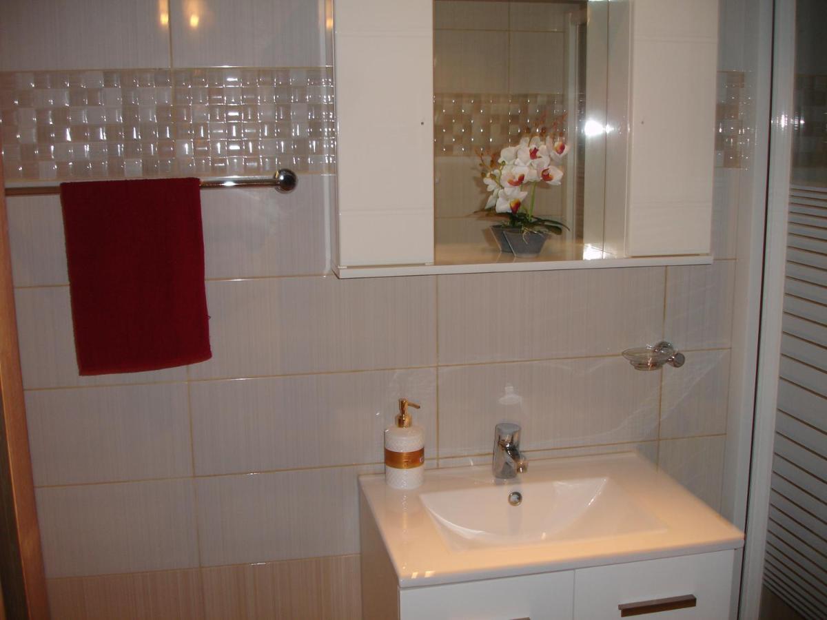 Love Holiday Suite 2 Tris Elies Екстер'єр фото