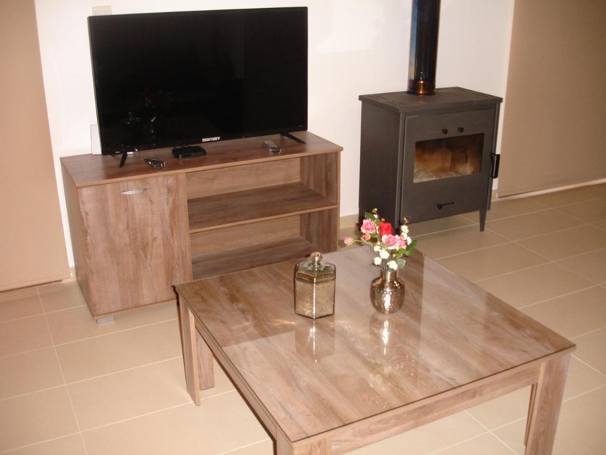 Love Holiday Suite 2 Tris Elies Екстер'єр фото
